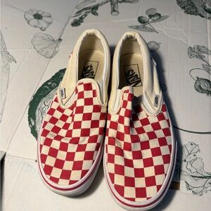 Like new checkered red slip on vans women’s 8.5 men’s 7